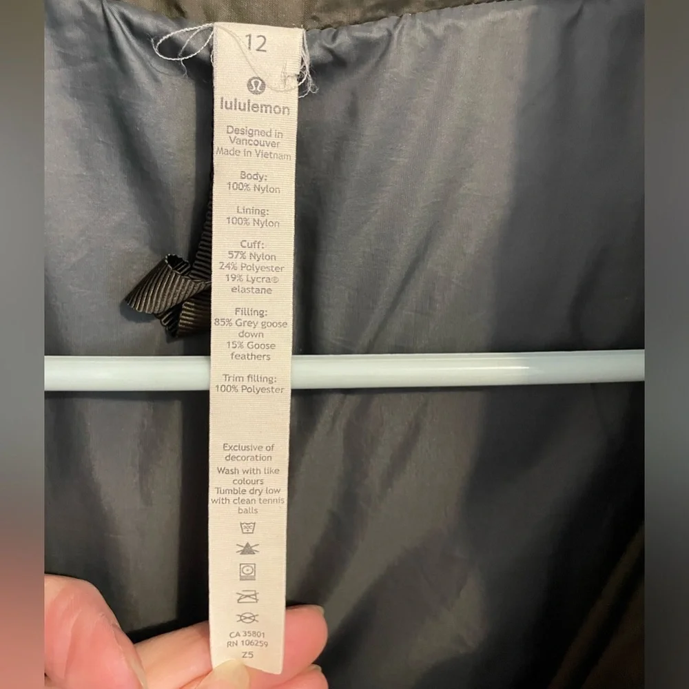 LULULEMON- Cloudscape Jacket size 12. Dark Olive / Gator Green / Green Twill - Picture 5 of 5